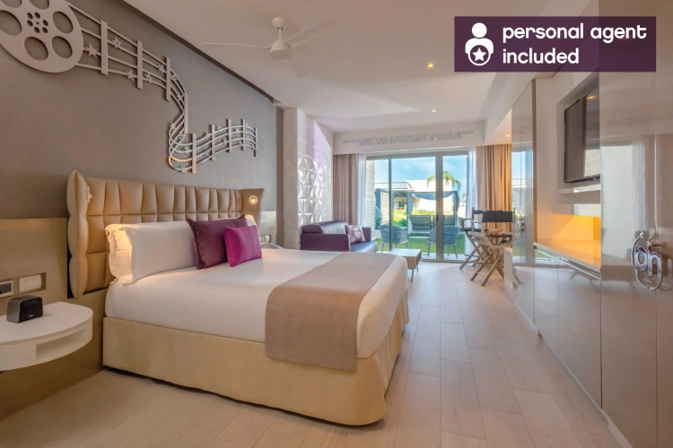 Star Class Swim Out Junior Suite