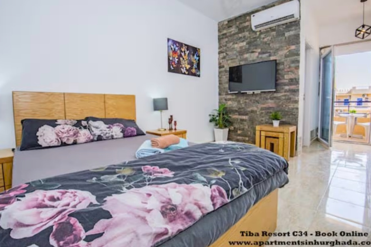 Top Floor Pool View Double Kitchenette Washing Machine room with balcony