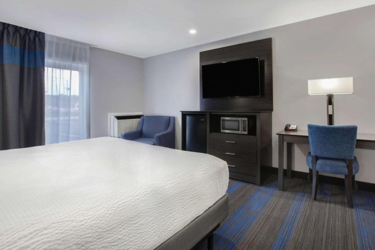 Days Inn By Wyndham Barrie photo 11