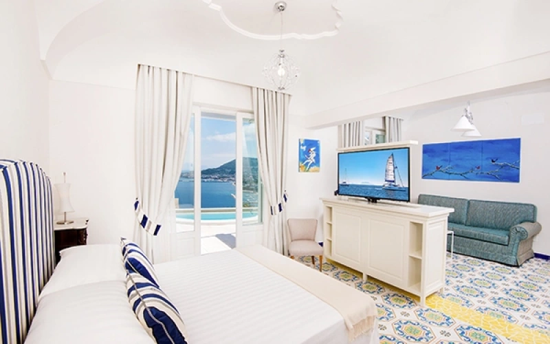 Amalfi Sunrise Suite with sea view