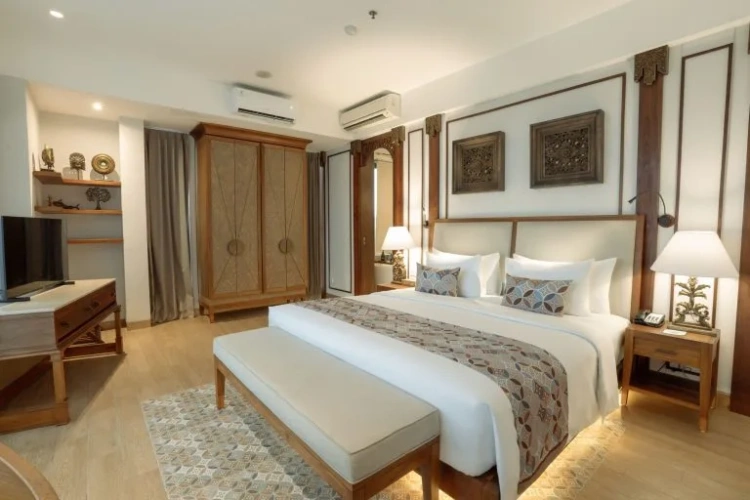 Royal Ocean Suite