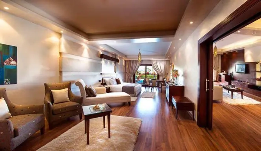 Presidential Posh Club Suite