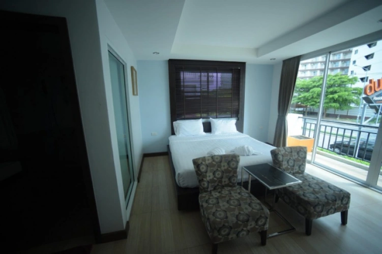 Deluxe 18 Bedrooms with Private Pool Villa
