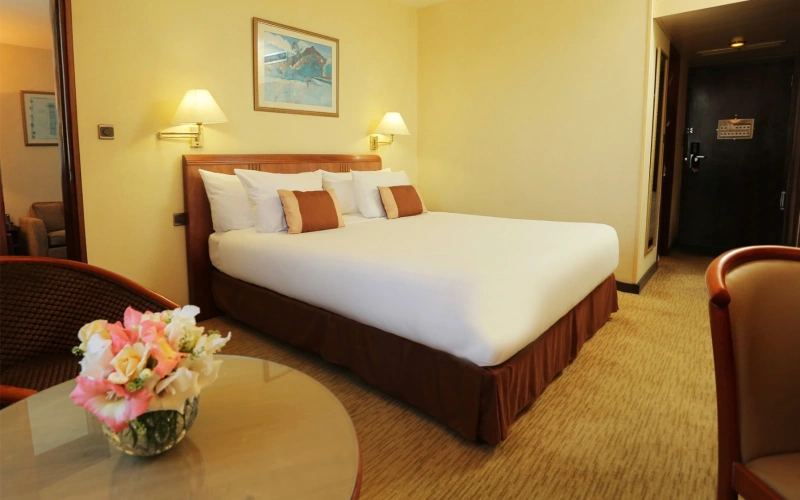 Family Double Suite with Royal Palace & Lake View