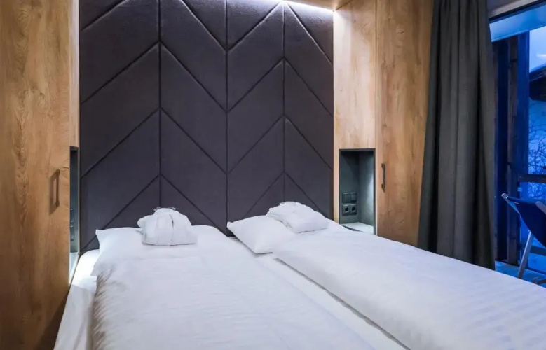 24 by AvenidA - Mountain Hotel