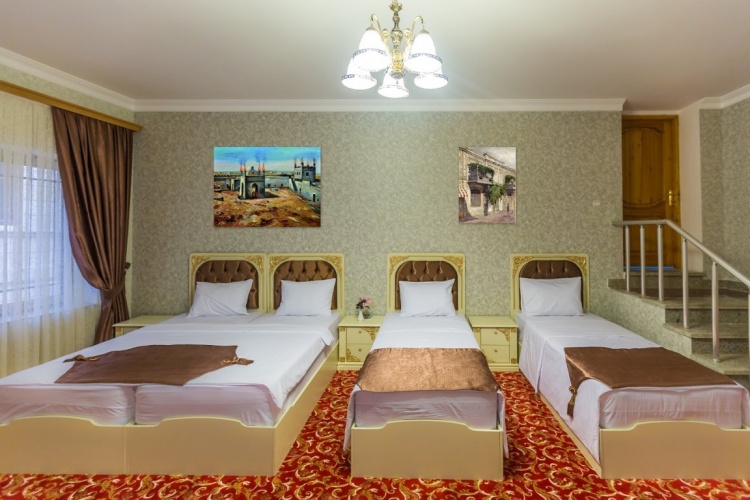 Classic Quadruple room