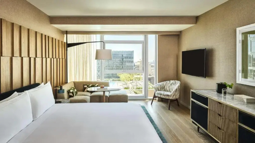 Junior Suite with balcony and with city view — Twin Beds, Mountain View, Balcony