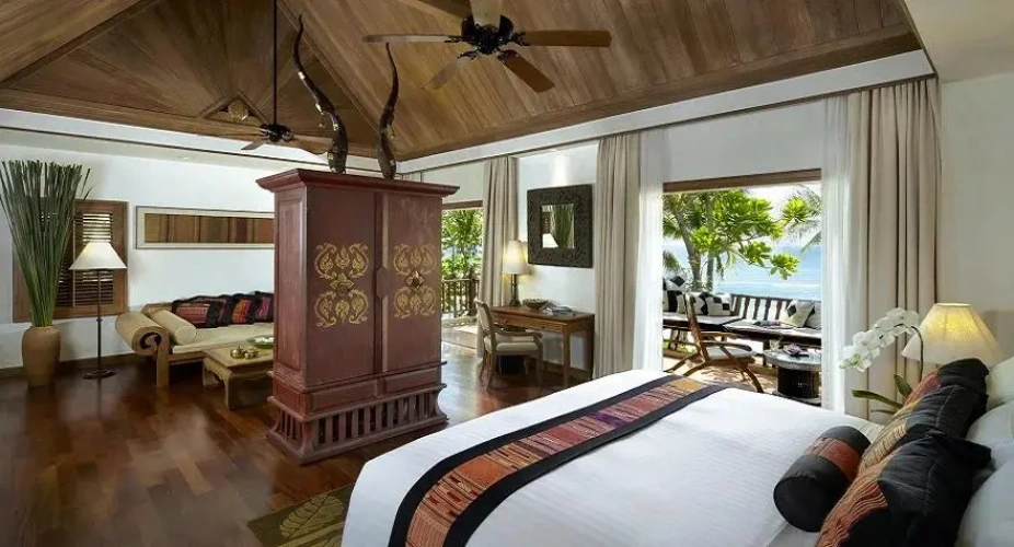 Double Club Anantara Suite with sea view
