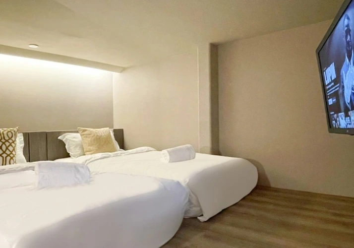 M Twin Cabin