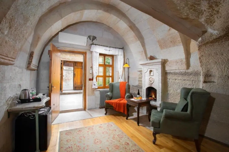 Superior Cave Double Suite