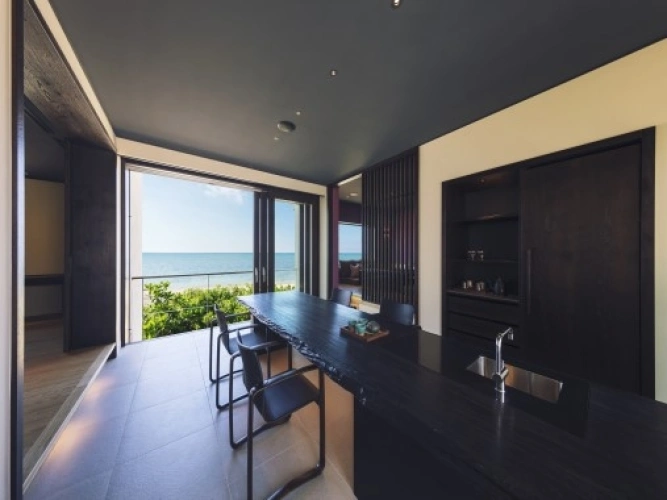 Deluxe Fushi Quadruple Suite oceanfront