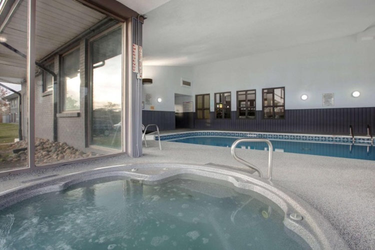 Days Inn By Wyndham Barrie photo 38