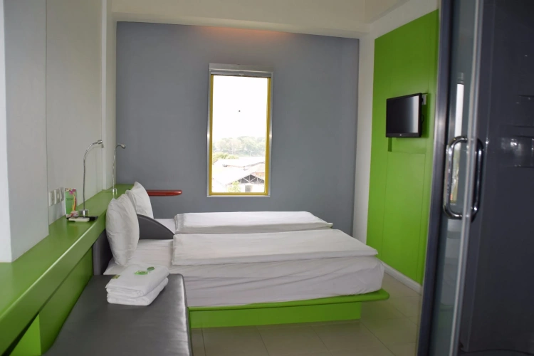 POP Twin room