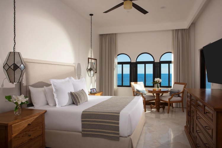 1 Bedroom Double Suite oceanfront