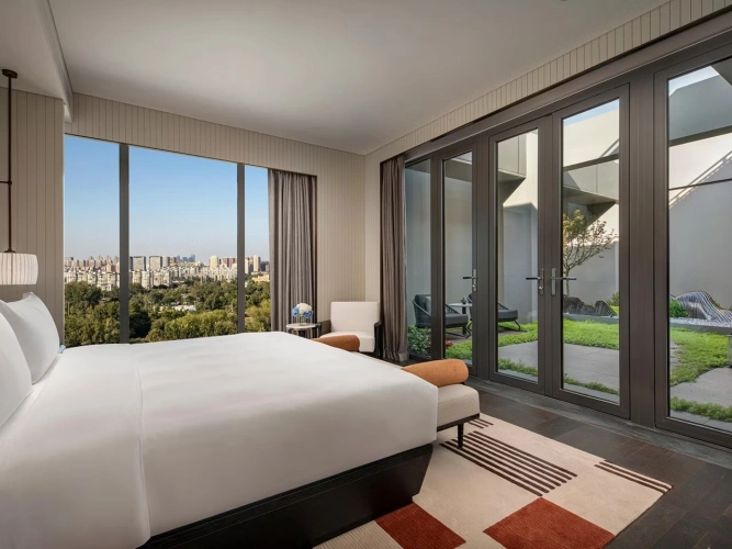 1 Bedroom Terrace Access Double Suite