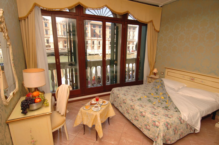 Hotel Canal photo 11