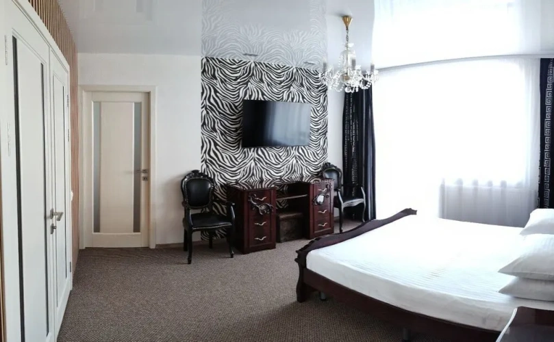 2 Bedrooms Suite with church and lake view
