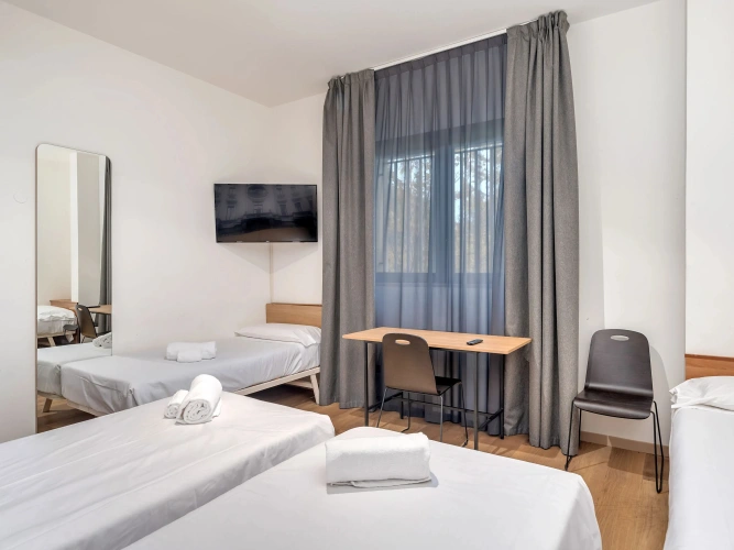 Economy Quadruple room