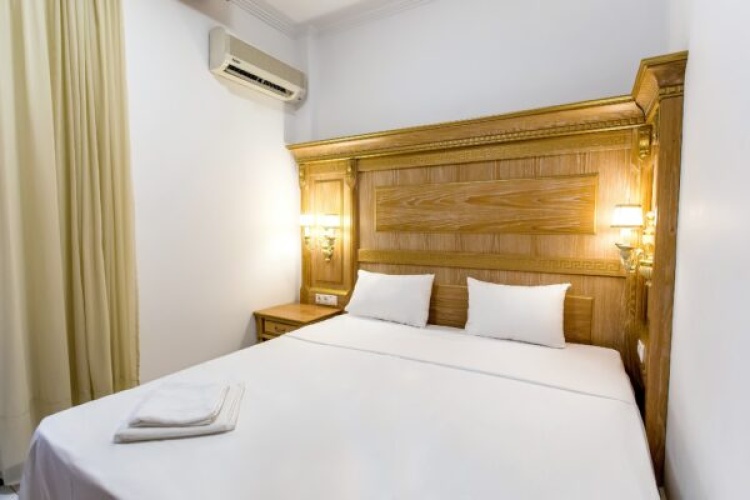 Double room with side sea view