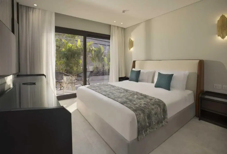 4 Bedrooms Villa