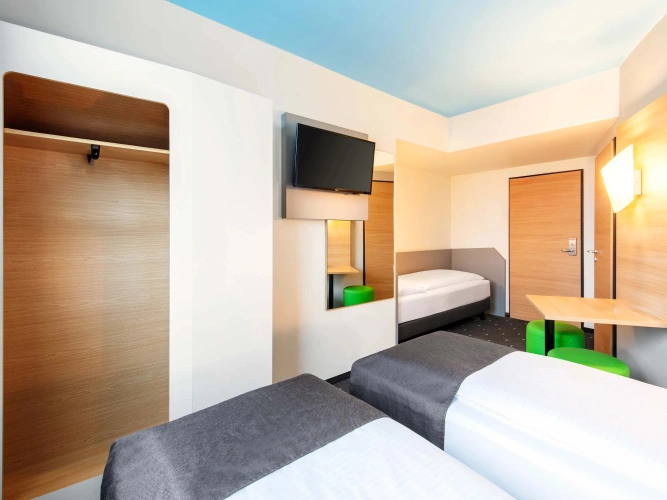 Triple room