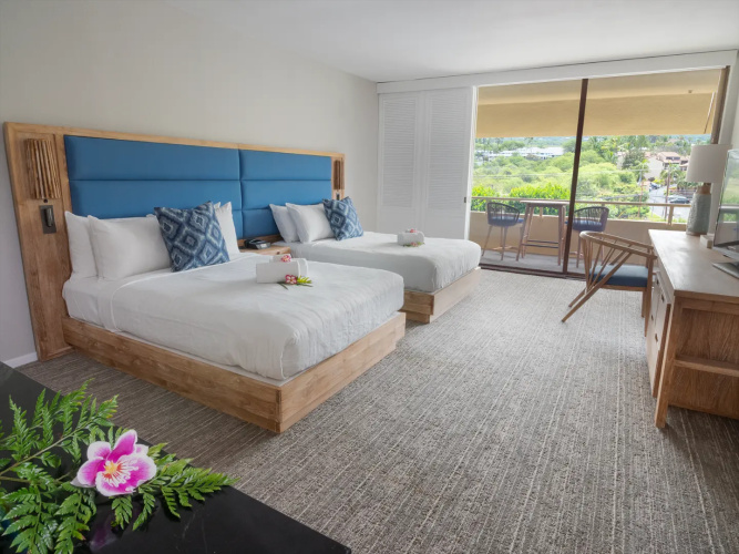Twin room with ocean view