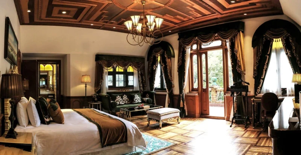 Moller Premier Regency Double Suite