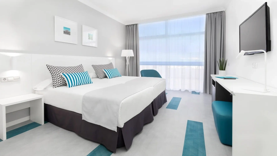 Twin room with sea view