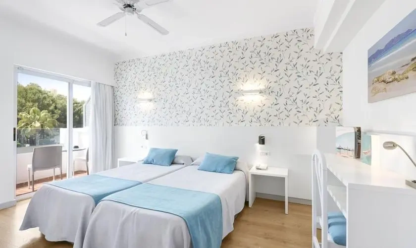 Superior Solarium Twin room