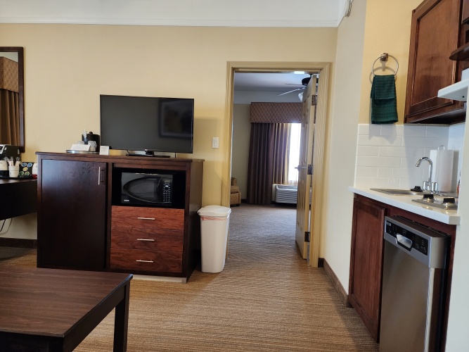 Best Western Plus Monica Royale Inn & Suites photo 14