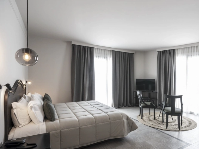 Double Penthouse Vista Club Suite seafront
