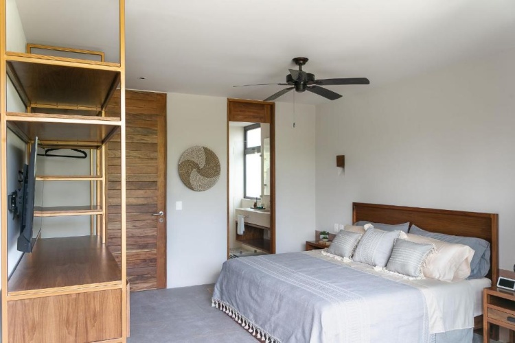 Private Pool Suite