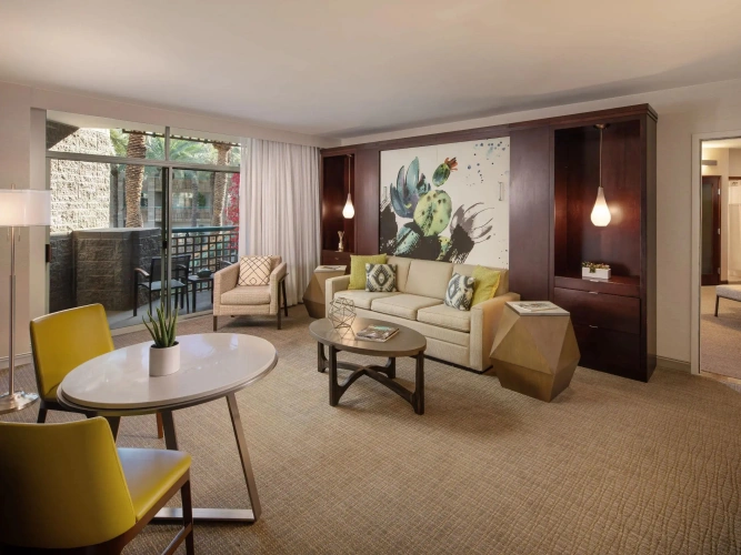Fountain Court Suite
