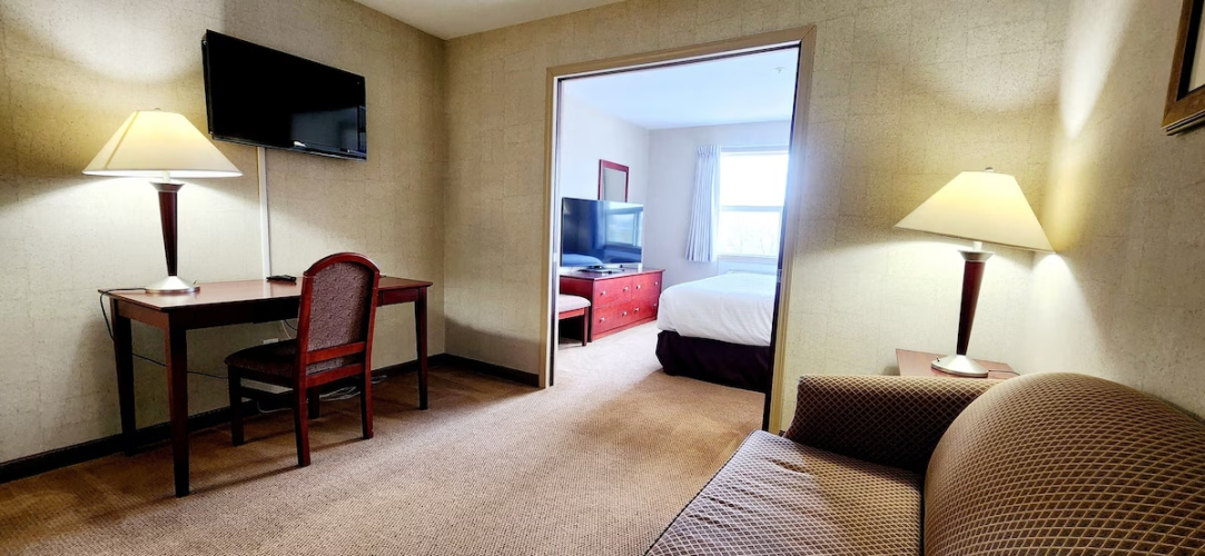 Super 8 By Wyndham Red Deer City Centre photo 10
