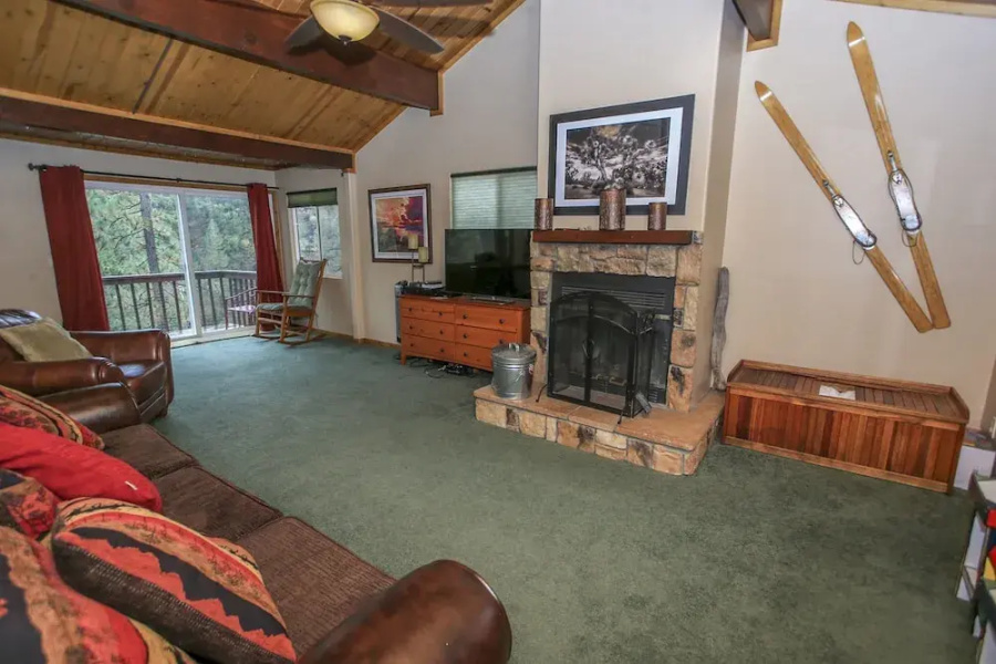 Treetop Retreat