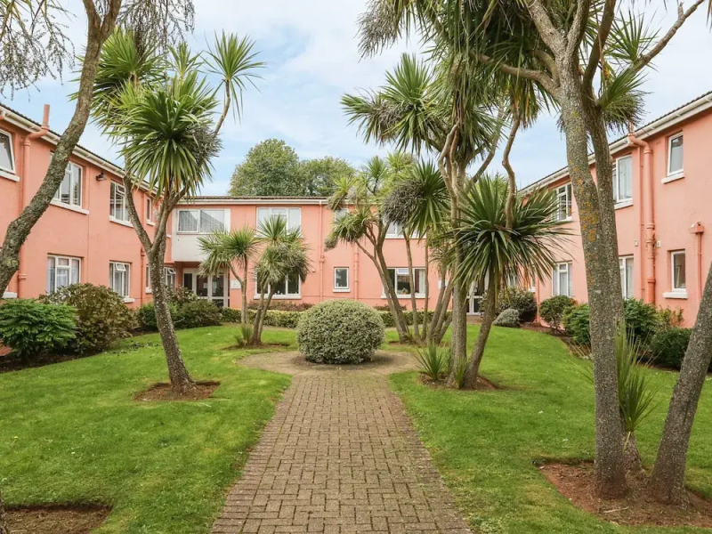 Number Nine New Esplanade Court