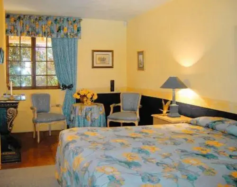 Guinea Lodge