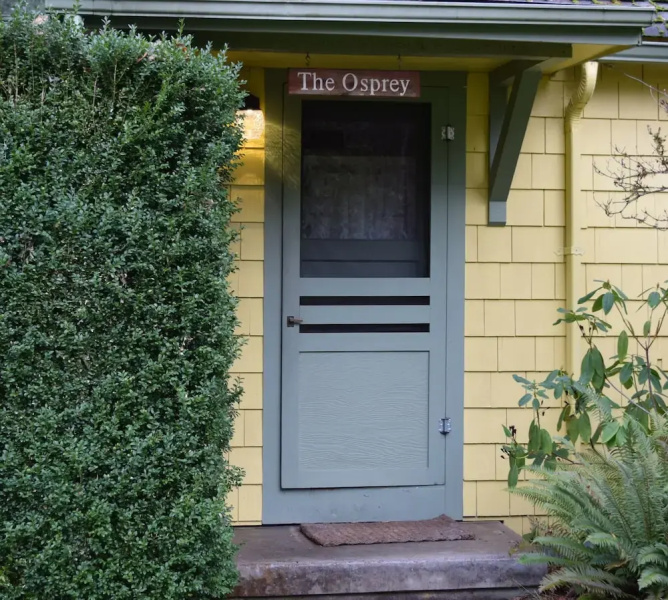 McKenzie River Inn Bed & Breakfast and Cabins