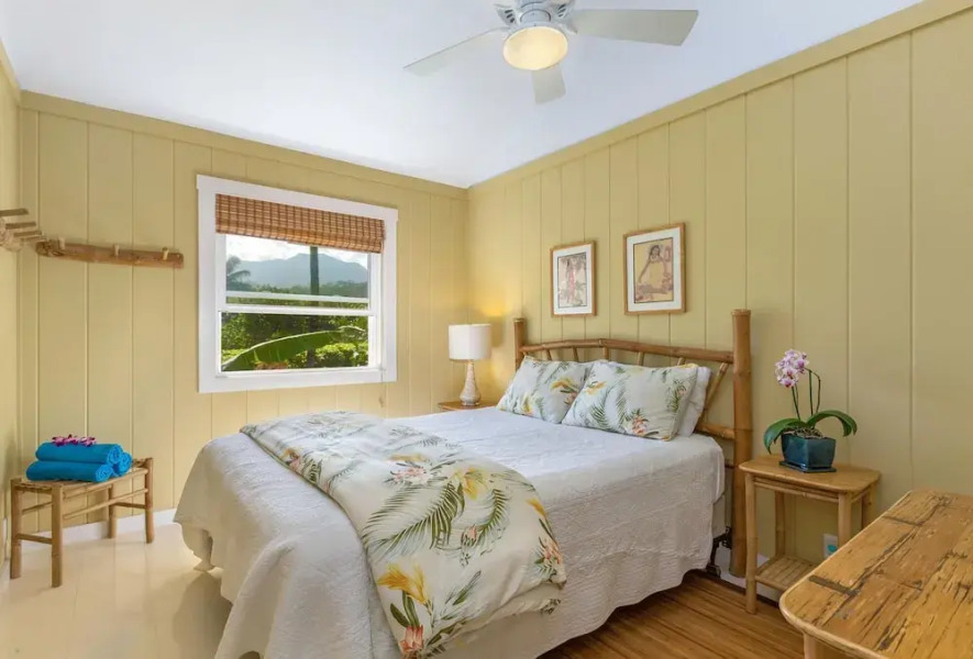Hale O'Pulelehua with Guest House 5Br Home