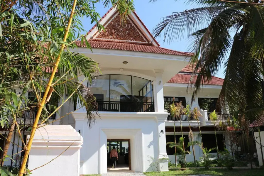 Antique Palm Hotel