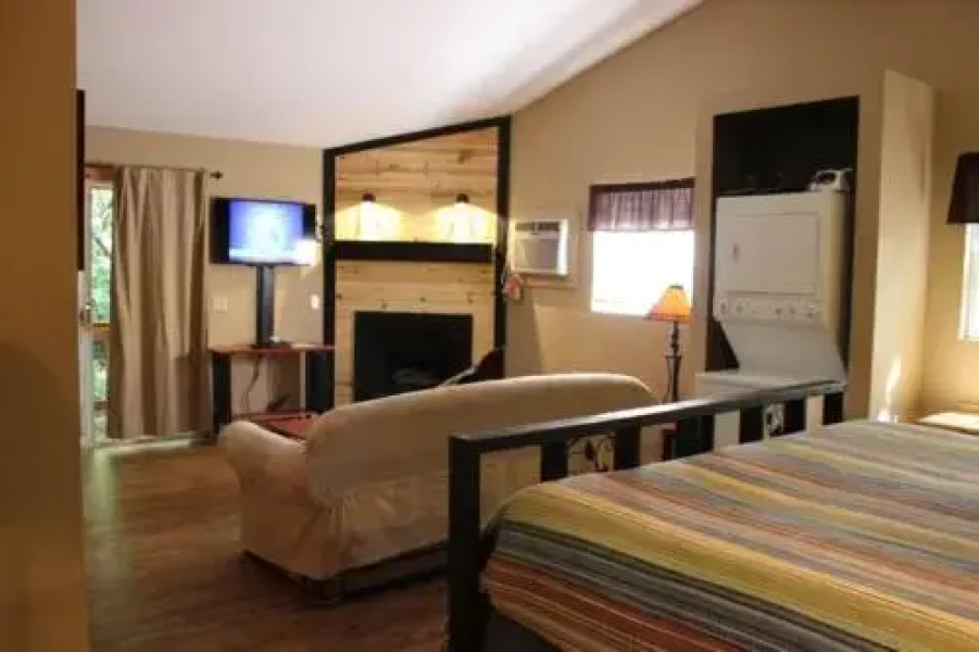 Cherokee Ridge 7 - Studio Cabin