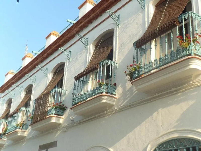 La Casa De Los Balcones