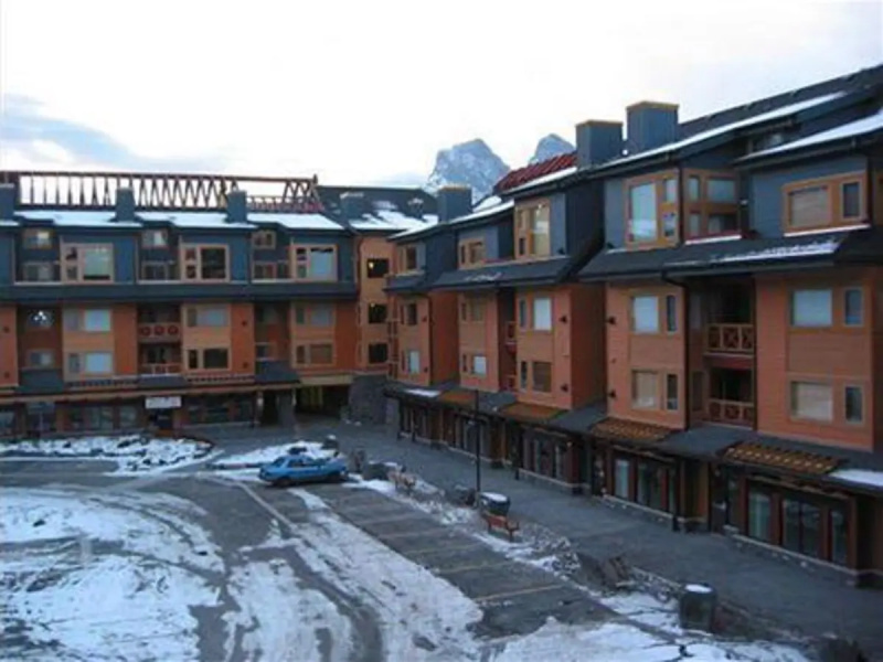 Canmore Crossing