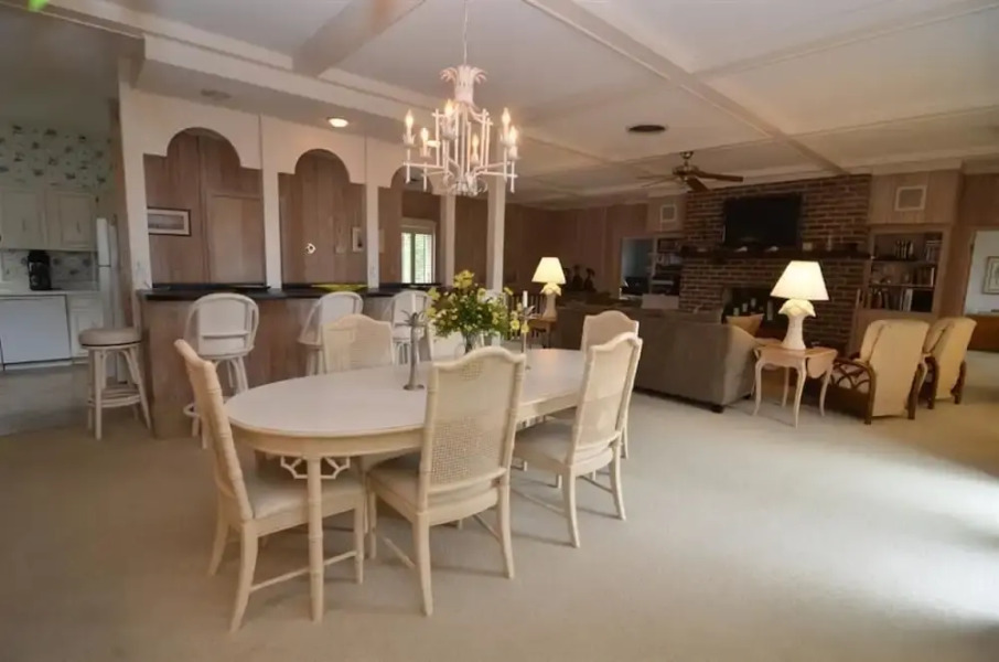 136 Windy Hill 5 Br Home by RedAwning