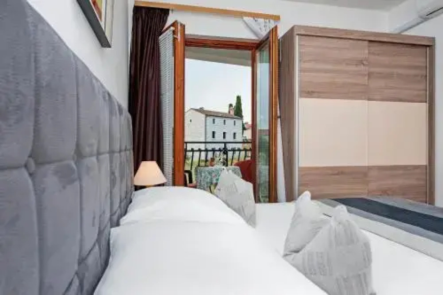 Rooms Ladonja