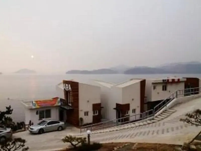 Ara Club Pension