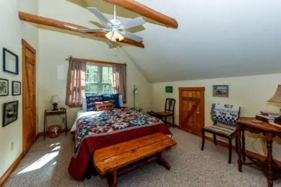 Beeks Peak - 4 Br home by RedAwning