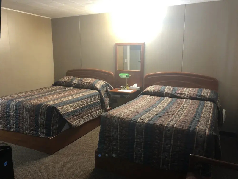 Robins nest motel and cafe