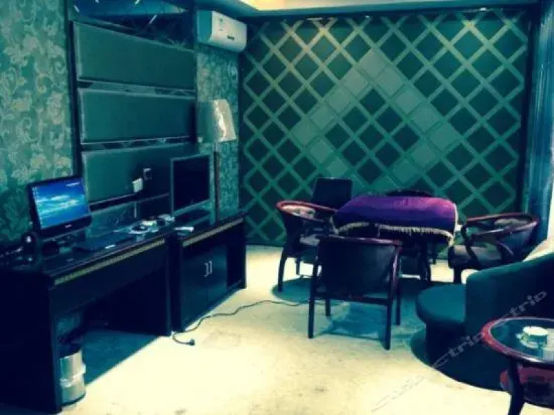 Xinhua Business Hotel