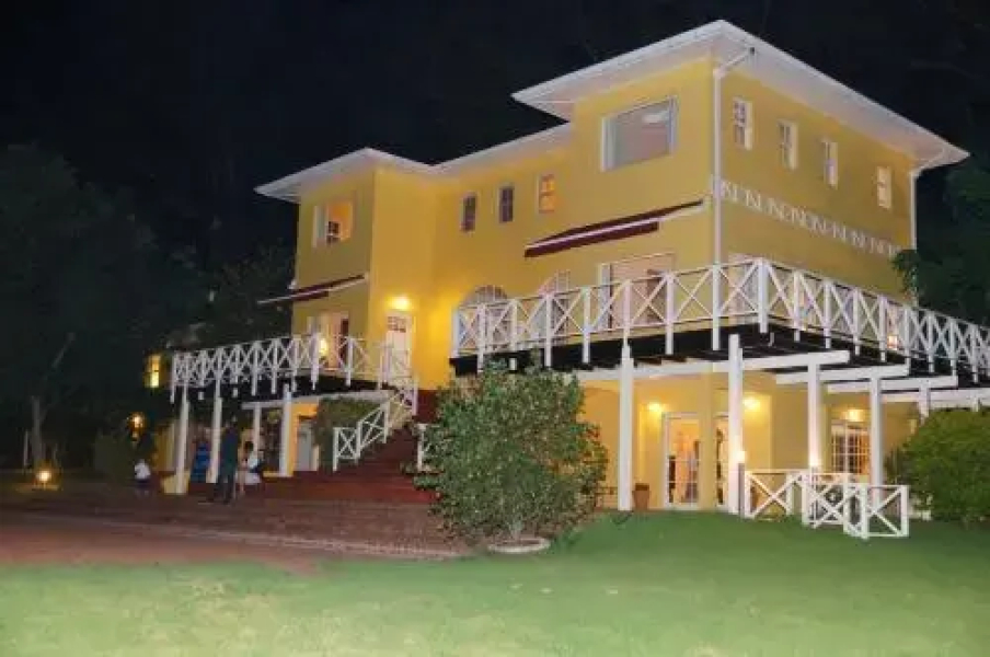 Valle del sol sierra de los padres alojamiento